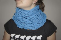 Modrá jarní šála